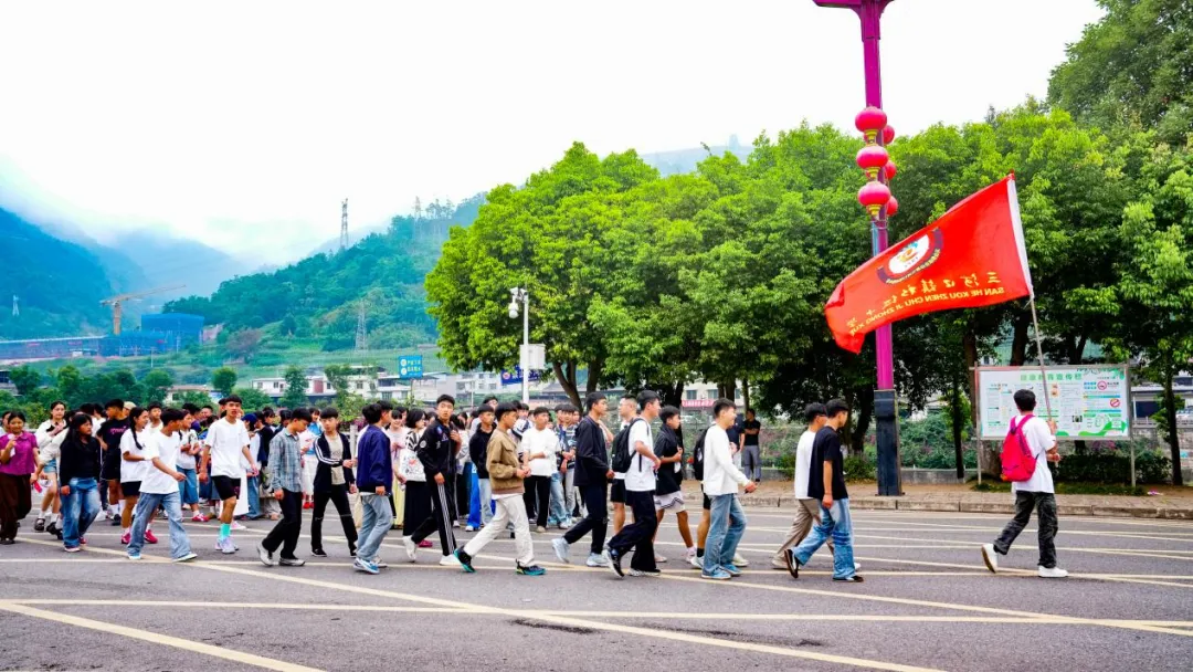 中考落幕!马边少年奔向下一场山海-第4张图片-四季读书网