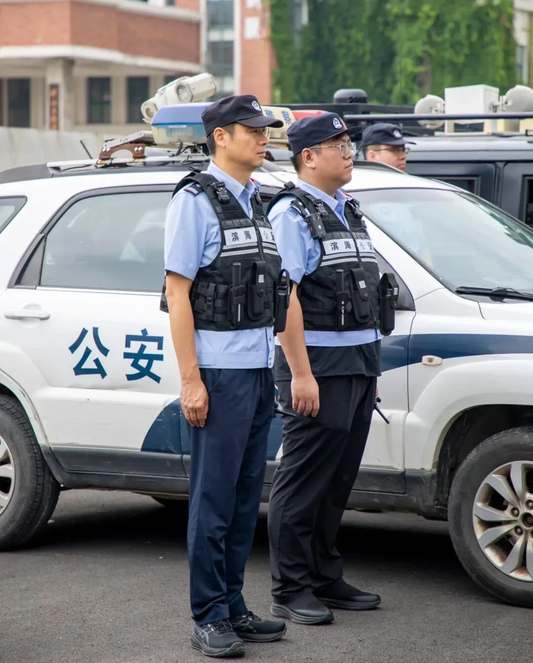 守护继续!直击中考首日现场→-第17张图片-四季读书网 守护继续!直击中考首日现场→-第17张图片-四季读书网