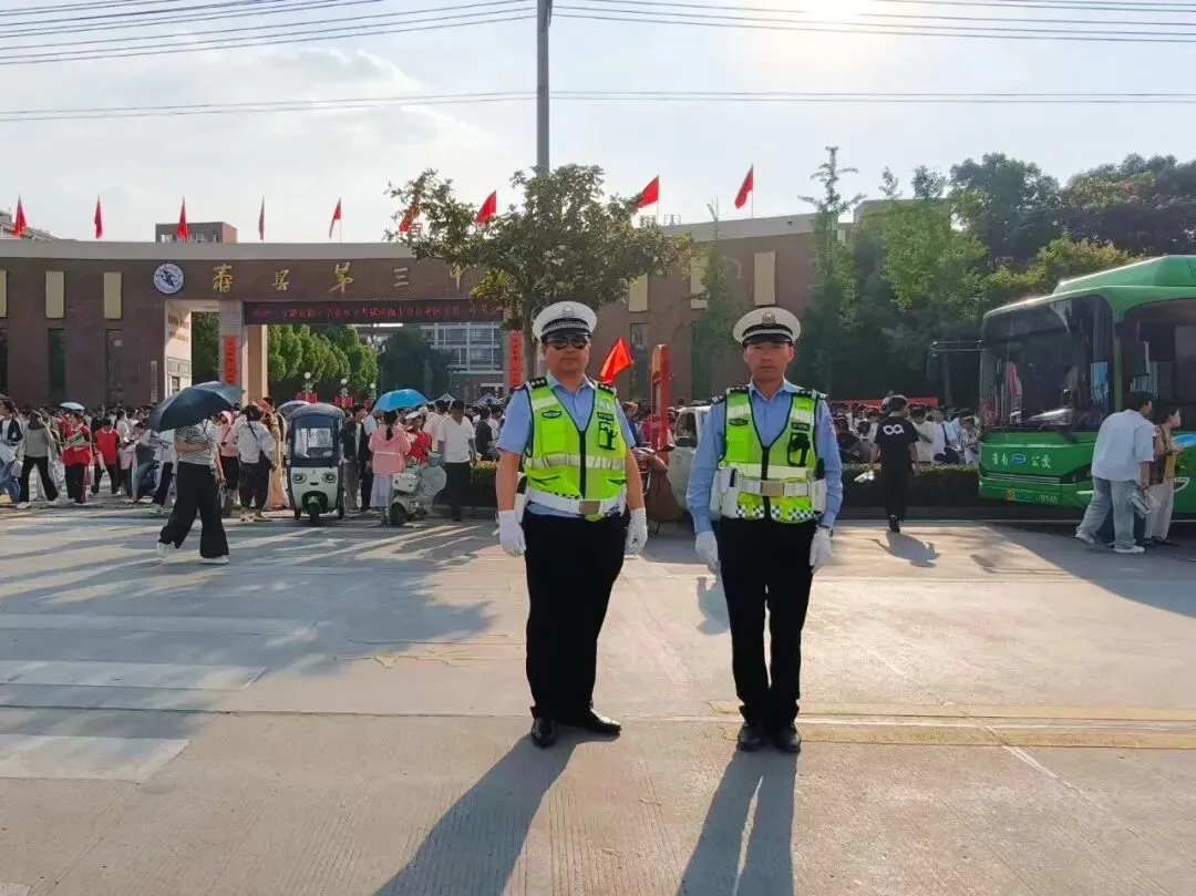 平安护航中考 交警暖心同行|寿县公安交警全力守护学子逐梦路-第3张图片-四季读书网 平安护航中考 交警暖心同行|寿县公安交警全力守护学子逐梦路-第3张图片-四季读书网