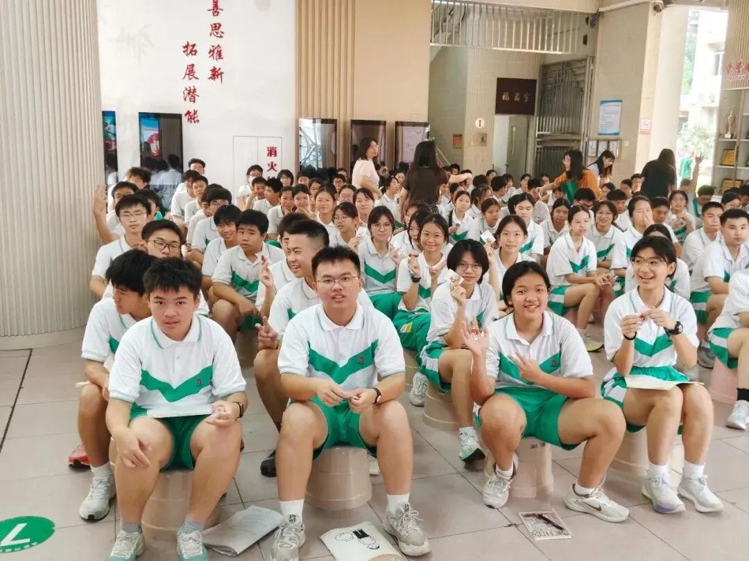 党建动态丨党建暖心送祝福,砥砺少年战中考——广州市南武实验学校党支部开展主题党建活动-第25张图片-四季读书网 党建动态丨党建暖心送祝福,砥砺少年战中考——广州市南武实验学校党支部开展主题党建活动-第25张图片-四季读书网