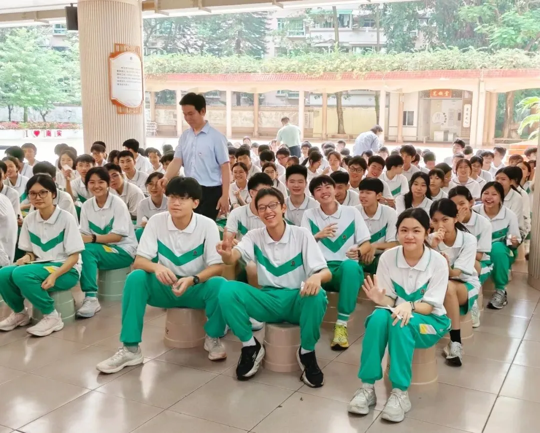 党建动态丨党建暖心送祝福,砥砺少年战中考——广州市南武实验学校党支部开展主题党建活动-第26张图片-四季读书网 党建动态丨党建暖心送祝福,砥砺少年战中考——广州市南武实验学校党支部开展主题党建活动-第26张图片-四季读书网