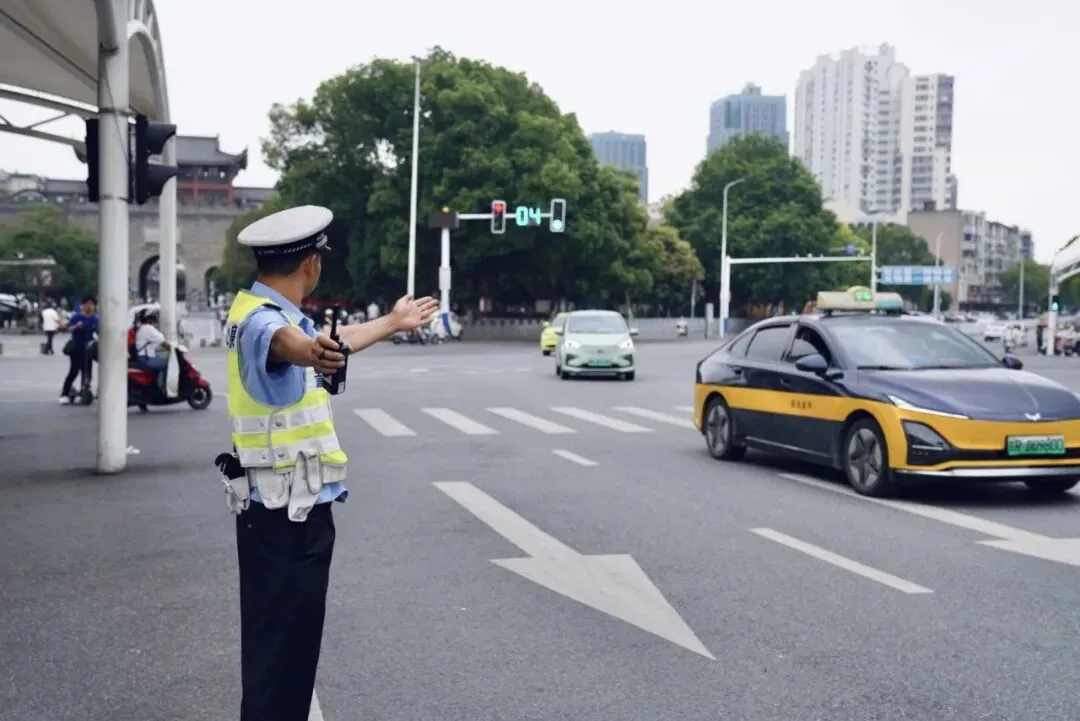 中考落幕,“护航答卷”已提交!-第12张图片-四季读书网 中考落幕,“护航答卷”已提交!-第12张图片-四季读书网