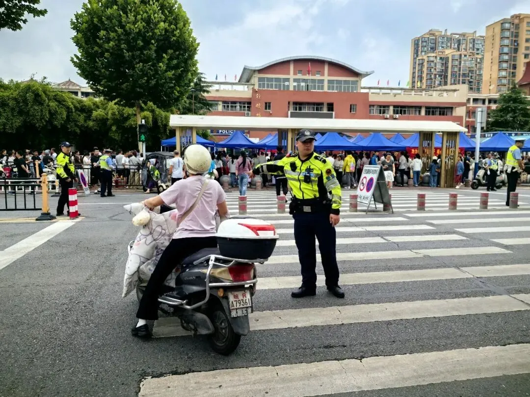 中考落幕,“护航答卷”已提交!-第19张图片-四季读书网 中考落幕,“护航答卷”已提交!-第19张图片-四季读书网