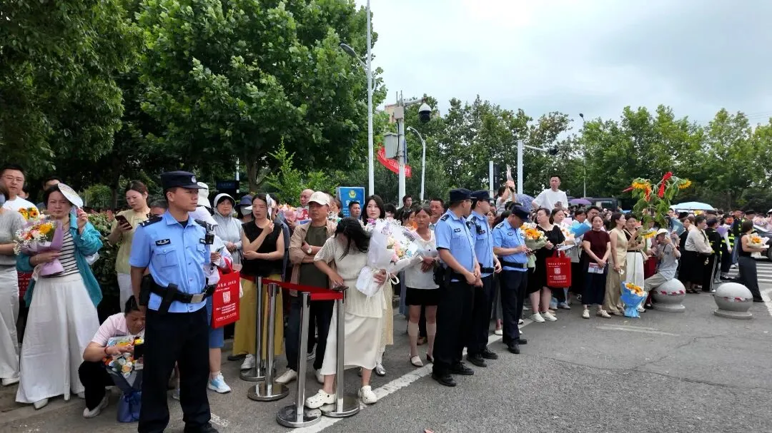 中考落下帷幕,新篇即刻启航!-第6张图片-四季读书网 中考落下帷幕,新篇即刻启航!-第6张图片-四季读书网