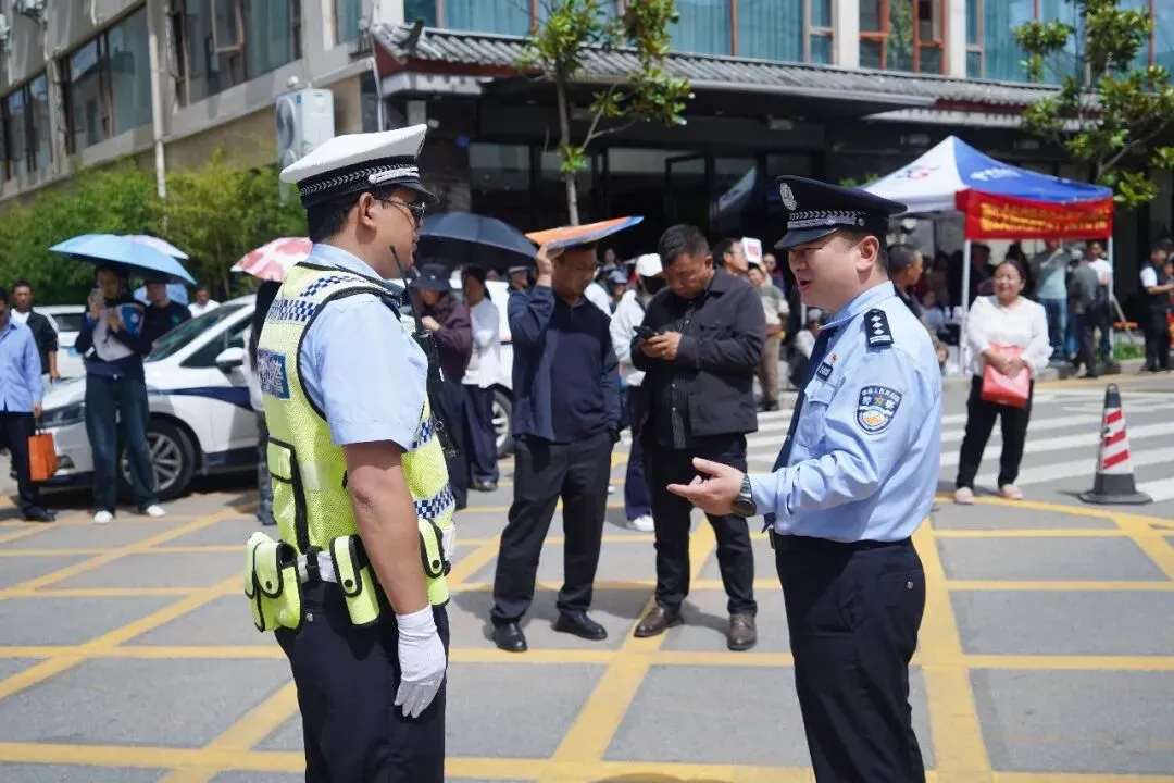 “警”随中考,护航依旧-第3张图片-四季读书网 “警”随中考,护航依旧-第3张图片-四季读书网