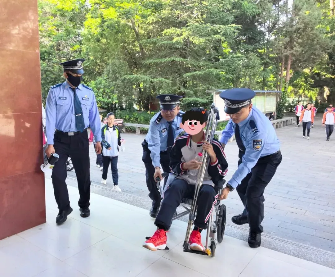 “警”随中考,护航依旧-第20张图片-四季读书网 “警”随中考,护航依旧-第20张图片-四季读书网