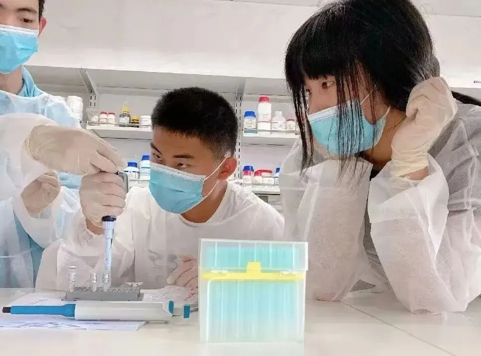 中考之后首次校园开放日!6月24日西安交大附中国际部,欢迎您来校!-第19张图片-四季读书网 中考之后首次校园开放日!6月24日西安交大附中国际部,欢迎您来校!-第19张图片-四季读书网