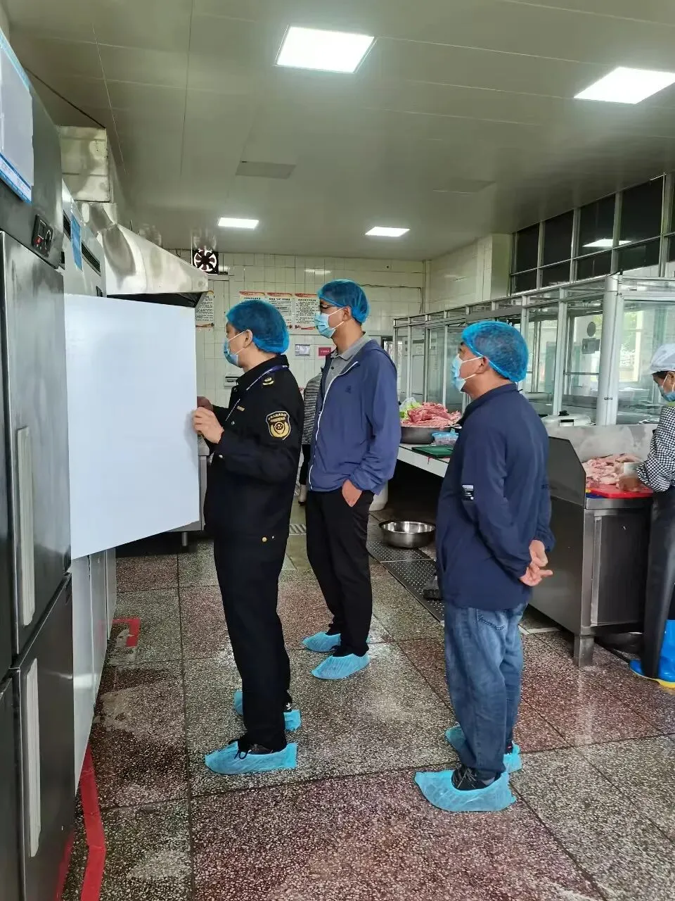 个旧市市场监管局扎实开展中考食品安全及价格监管工作-第5张图片-四季读书网