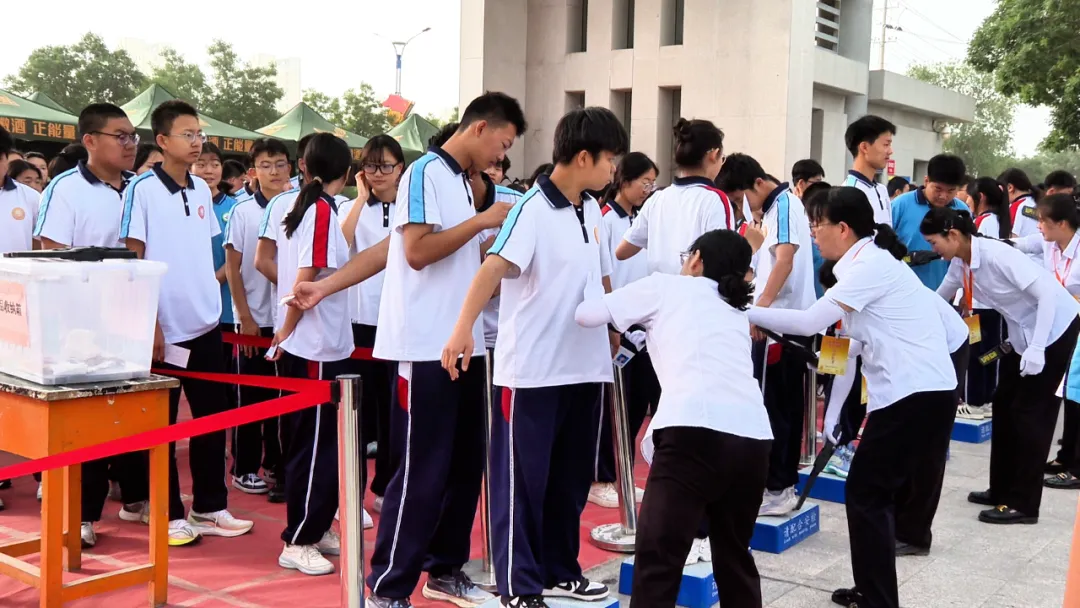 开考!高台1220名学子迎战中考-第5张图片-四季读书网 开考!高台1220名学子迎战中考-第5张图片-四季读书网