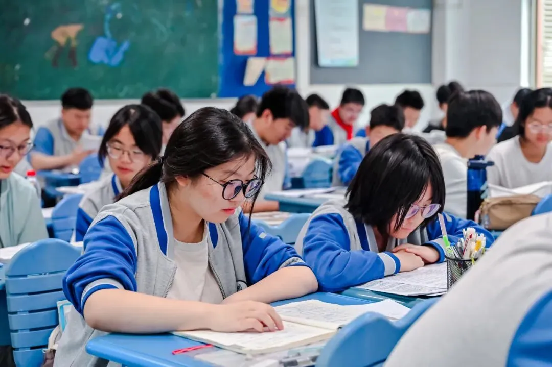 【中考特辑】盛夏执笔,志同道合,奔赴属于你们的光亮!-第45张图片-四季读书网 【中考特辑】盛夏执笔,志同道合,奔赴属于你们的光亮!-第45张图片-四季读书网