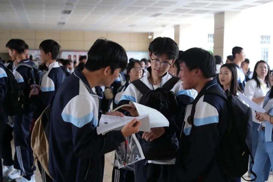 中考首日 || 少年博思千日 求实风骨 青春挥毫三天 冲十锋芒-第15张图片-四季读书网 中考首日 || 少年博思千日 求实风骨 青春挥毫三天 冲十锋芒-第15张图片-四季读书网