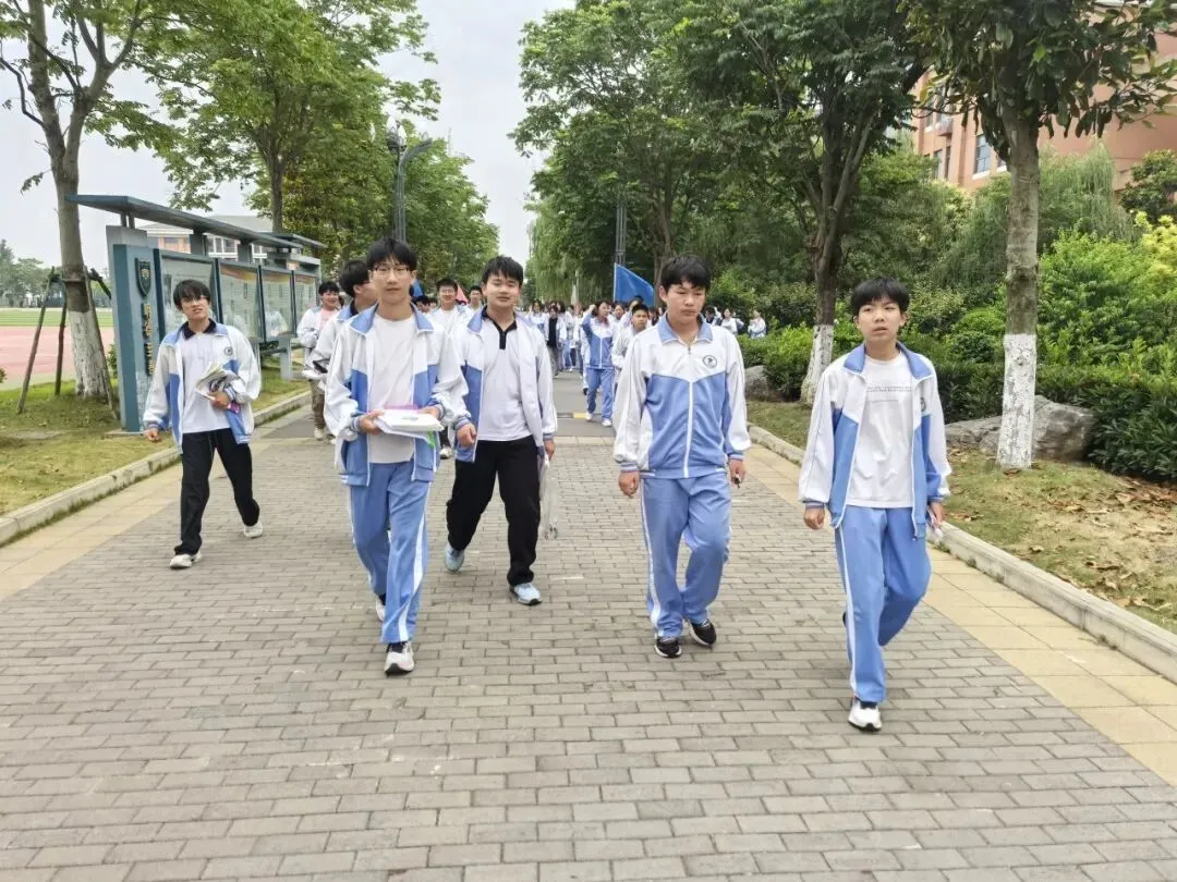 中考首日:菱塘学子,加油!-第22张图片-四季读书网 中考首日:菱塘学子,加油!-第22张图片-四季读书网