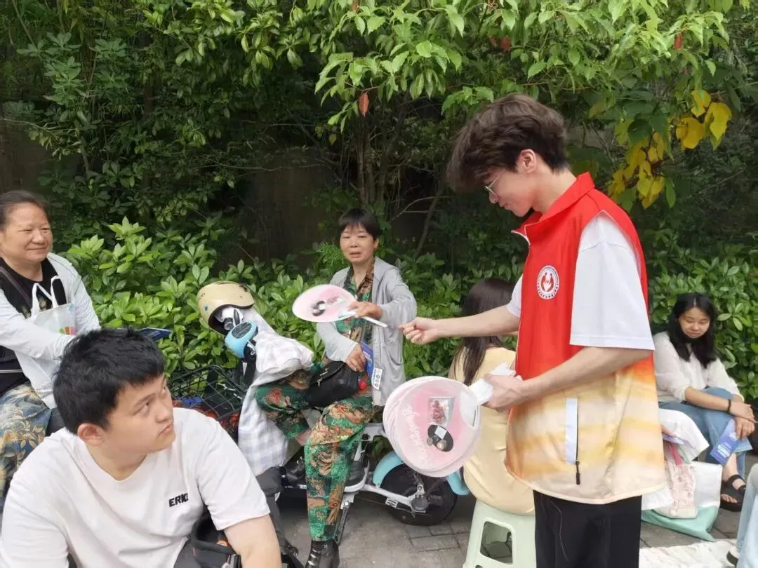 青·动态|护航中考,以爱相伴, 暖心志愿服务,为追梦少年加油-第8张图片-四季读书网