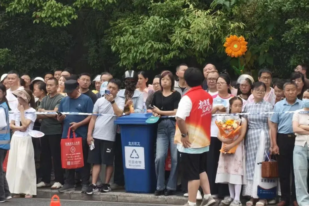 青·动态|护航中考,以爱相伴, 暖心志愿服务,为追梦少年加油-第18张图片-四季读书网