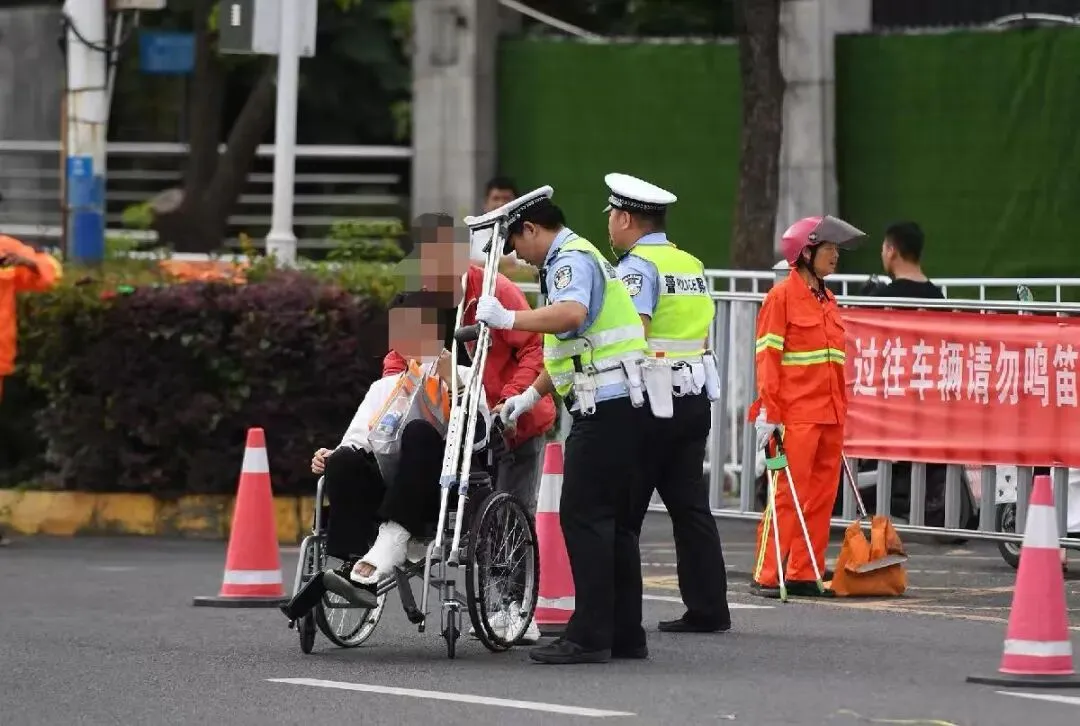 “警”随中考 圆满收官 | 芜湖公安交管“交卷”-第21张图片-四季读书网 “警”随中考 圆满收官 | 芜湖公安交管“交卷”-第21张图片-四季读书网