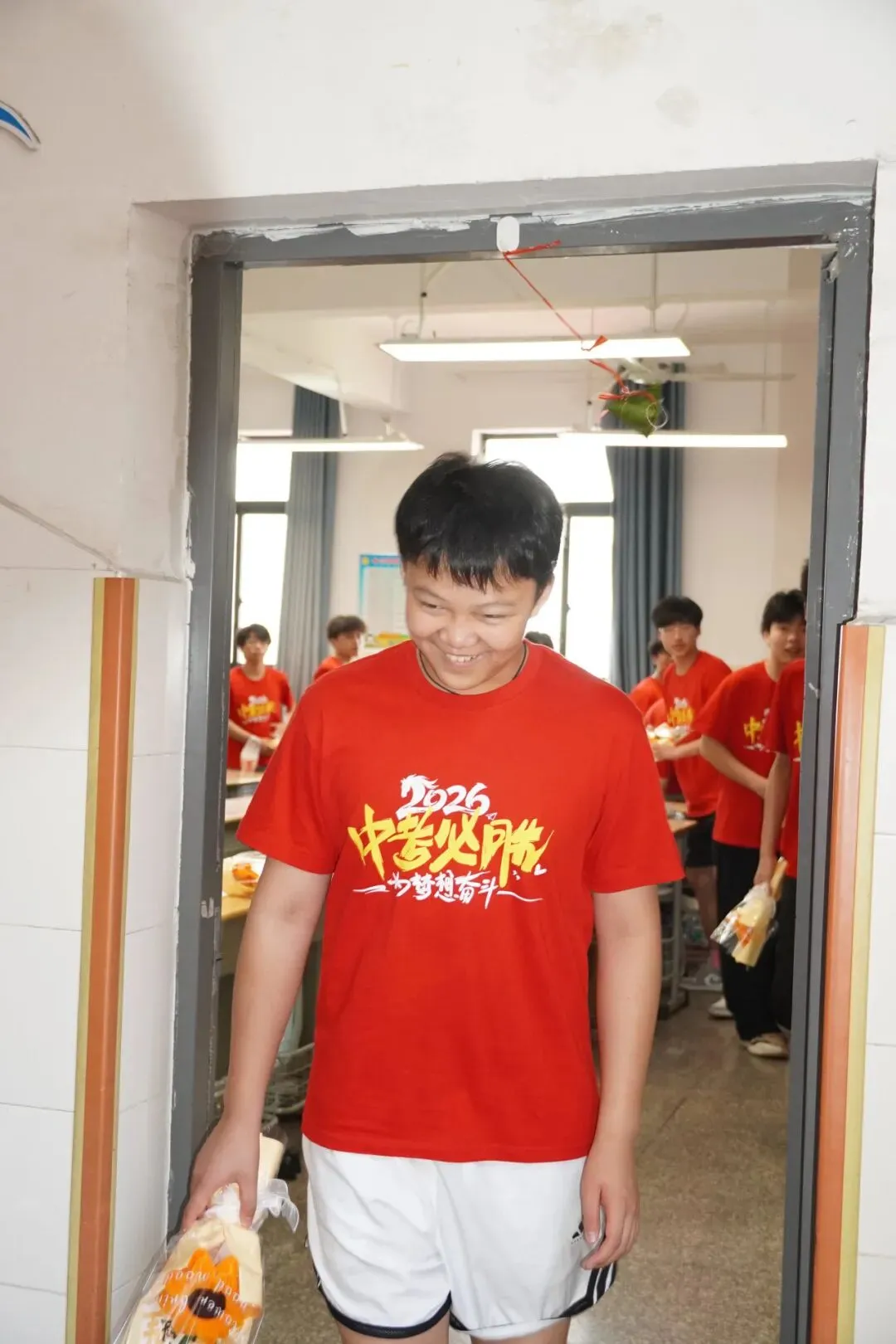 全员出征!挥毫泼墨战中考,策马扬鞭向未来-第39张图片-四季读书网 全员出征!挥毫泼墨战中考,策马扬鞭向未来-第39张图片-四季读书网