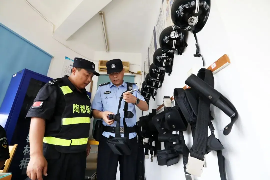 中考首日,多图直击!-第27张图片-四季读书网 中考首日,多图直击!-第27张图片-四季读书网