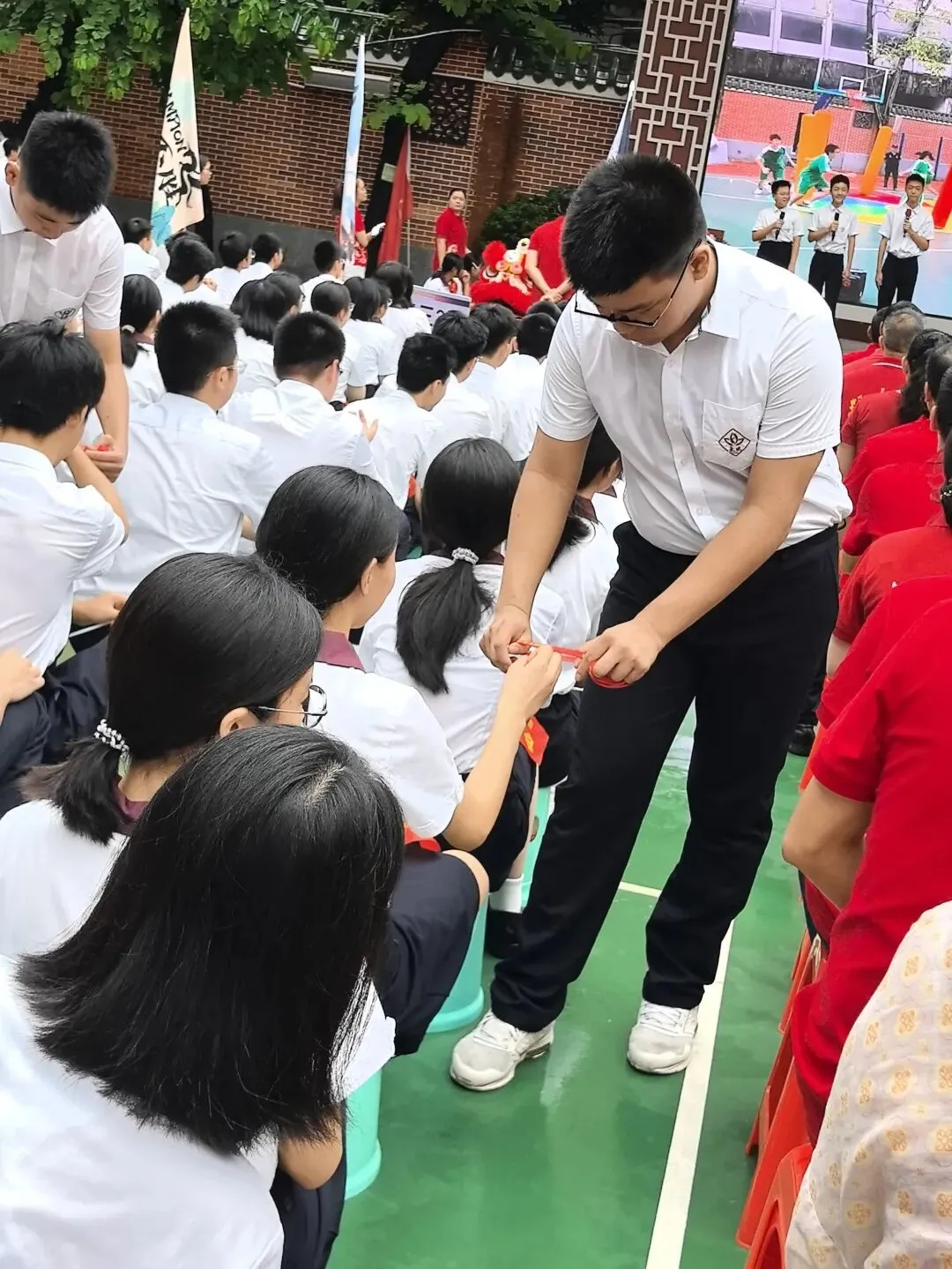 中考壮行丨策马东风劲,挥毫定乾坤——广州市东风实验学校2026届初三壮行活动-第59张图片-四季读书网