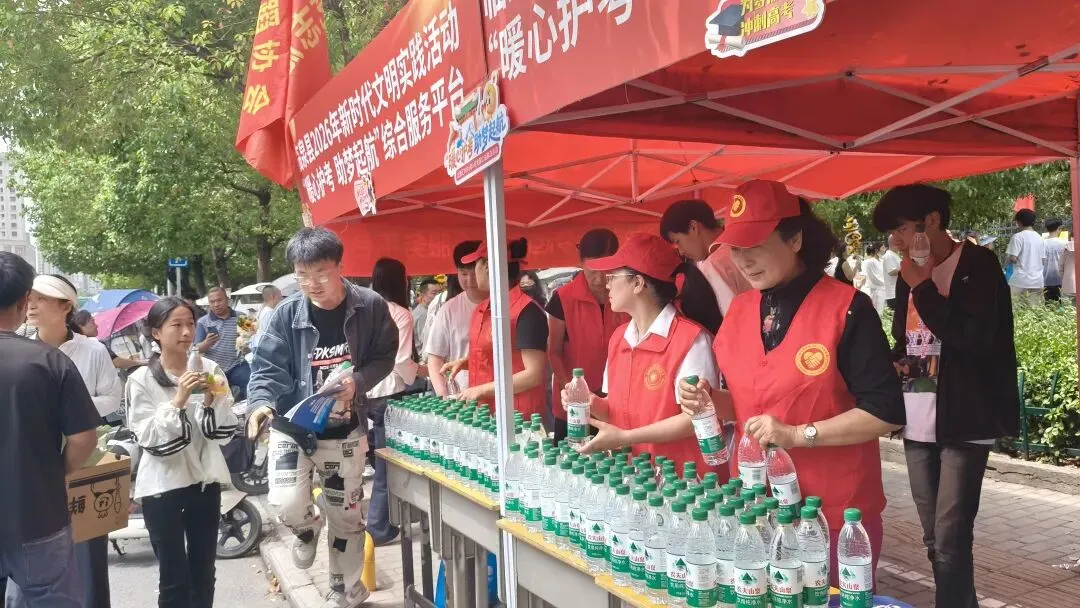 志愿红护航中考路 临泉县手拉手志愿者协会暖心助考为梦护航-第7张图片-四季读书网