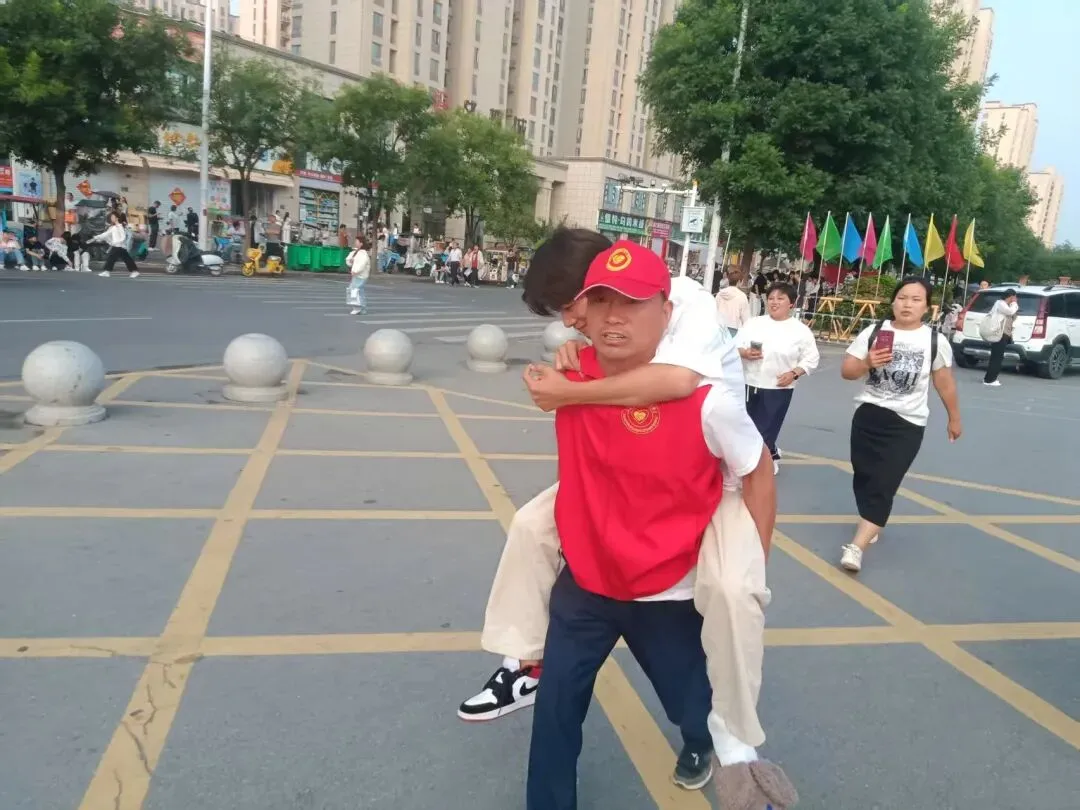 志愿红护航中考路 临泉县手拉手志愿者协会暖心助考为梦护航-第10张图片-四季读书网