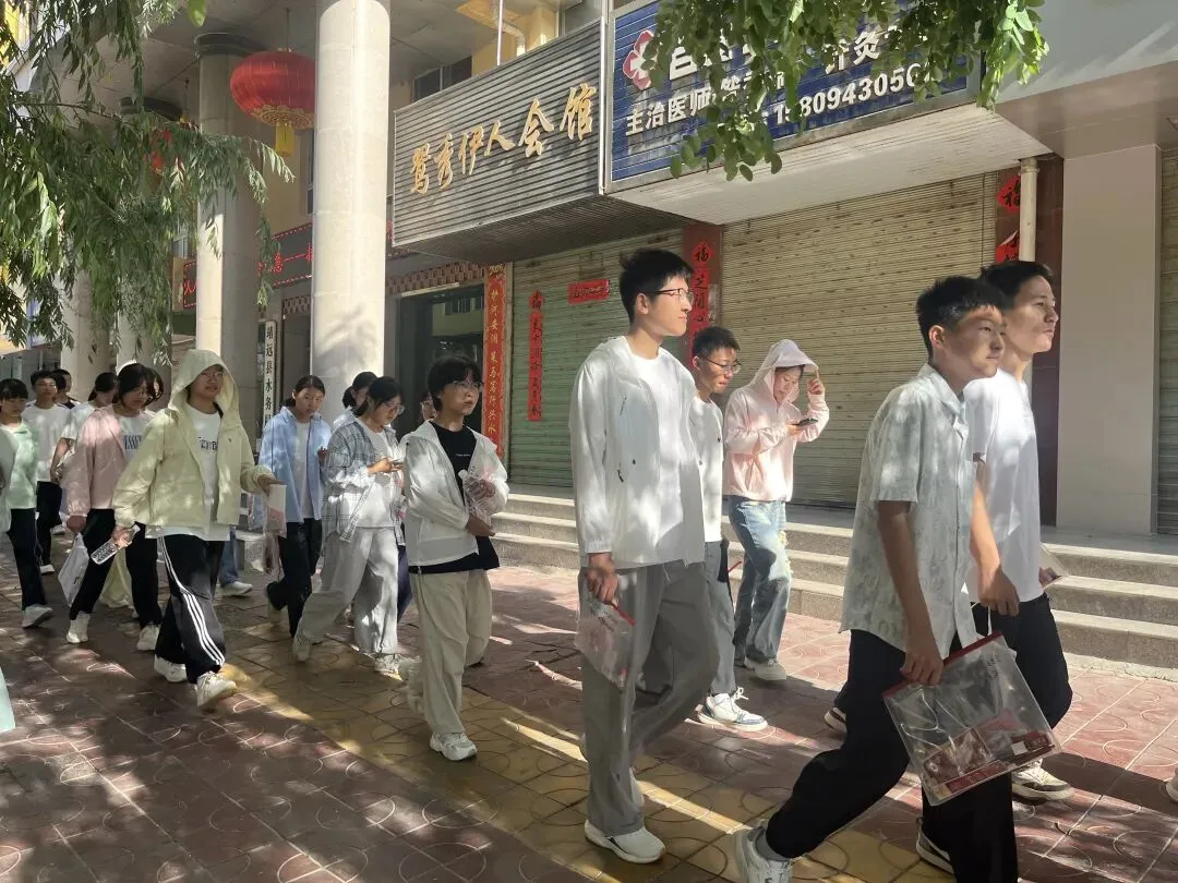 今日中考开考!靖远县5063名学子逐梦考场奔赴新程-第4张图片-四季读书网