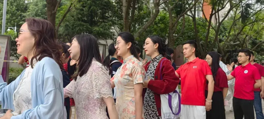 中考送考|提笔挥毫酬壮志,乘风追梦赴前程-第28张图片-四季读书网 中考送考|提笔挥毫酬壮志,乘风追梦赴前程-第28张图片-四季读书网