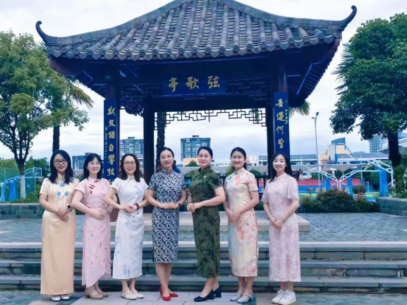 中考送考|提笔挥毫酬壮志,乘风追梦赴前程-第33张图片-四季读书网 中考送考|提笔挥毫酬壮志,乘风追梦赴前程-第33张图片-四季读书网