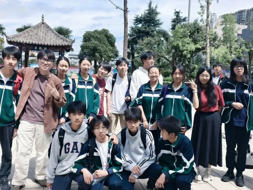 中考送考|提笔挥毫酬壮志,乘风追梦赴前程-第37张图片-四季读书网 中考送考|提笔挥毫酬壮志,乘风追梦赴前程-第37张图片-四季读书网