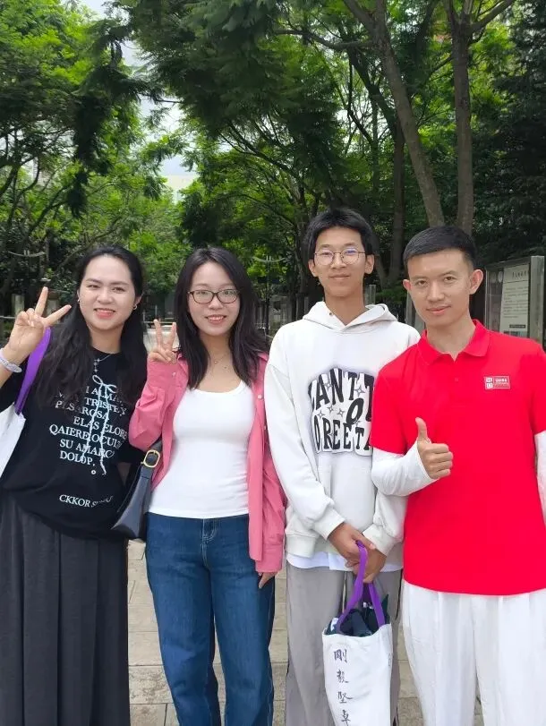 中考送考|提笔挥毫酬壮志,乘风追梦赴前程-第38张图片-四季读书网 中考送考|提笔挥毫酬壮志,乘风追梦赴前程-第38张图片-四季读书网