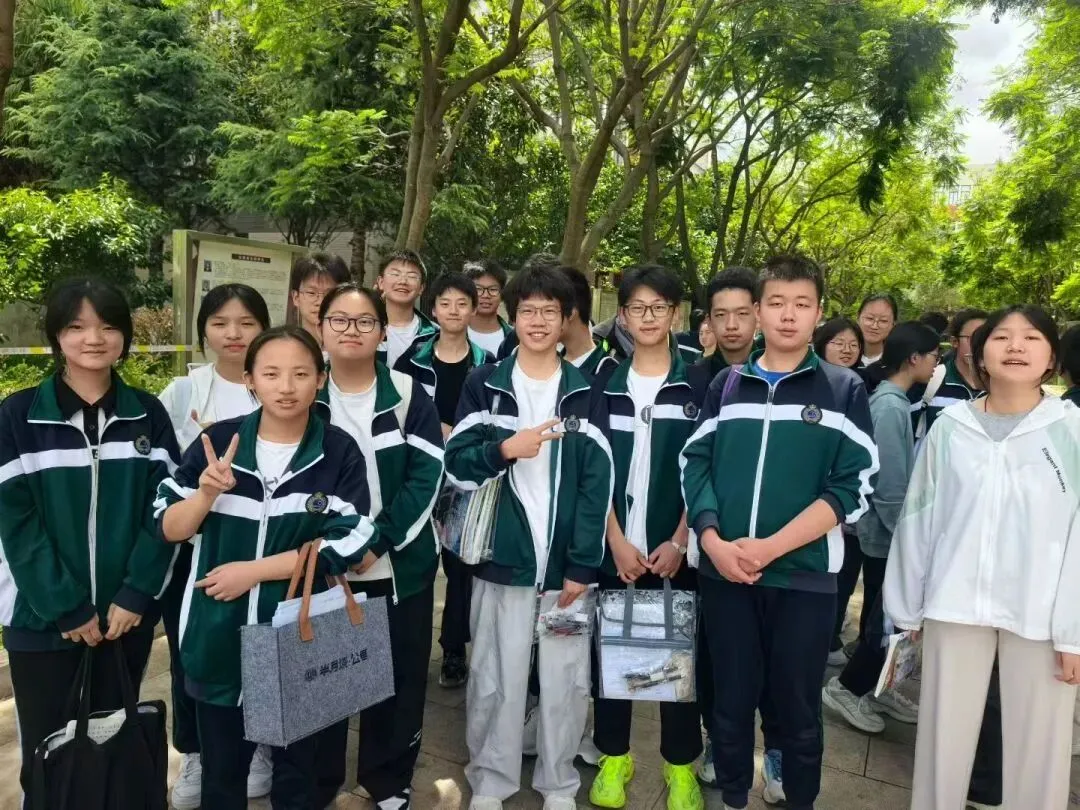 中考送考|提笔挥毫酬壮志,乘风追梦赴前程-第45张图片-四季读书网 中考送考|提笔挥毫酬壮志,乘风追梦赴前程-第45张图片-四季读书网