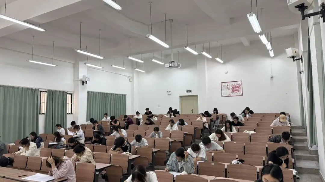 我为同学做实事 | 四六级模拟考试圆满落幕-第17张图片-四季读书网 我为同学做实事 | 四六级模拟考试圆满落幕-第17张图片-四季读书网