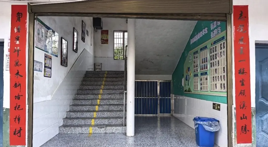 【中考考场对联】致沿溪中学2026年中考莘莘学子:沿溪而上,扬帆破浪,前程浩荡!-第10张图片-四季读书网