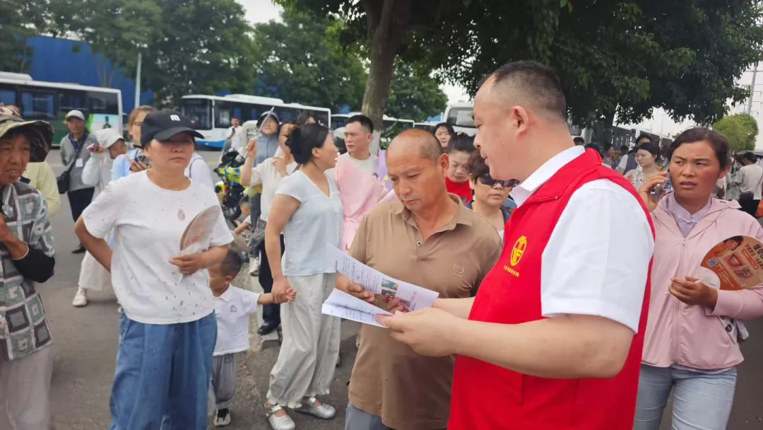 兴阜动态|法治护航中考——安徽兴阜律师事务所党支部联合颍东区夕禾红社会工作服务中心开展志愿服务暨反诈普法活动-第6张图片-四季读书网