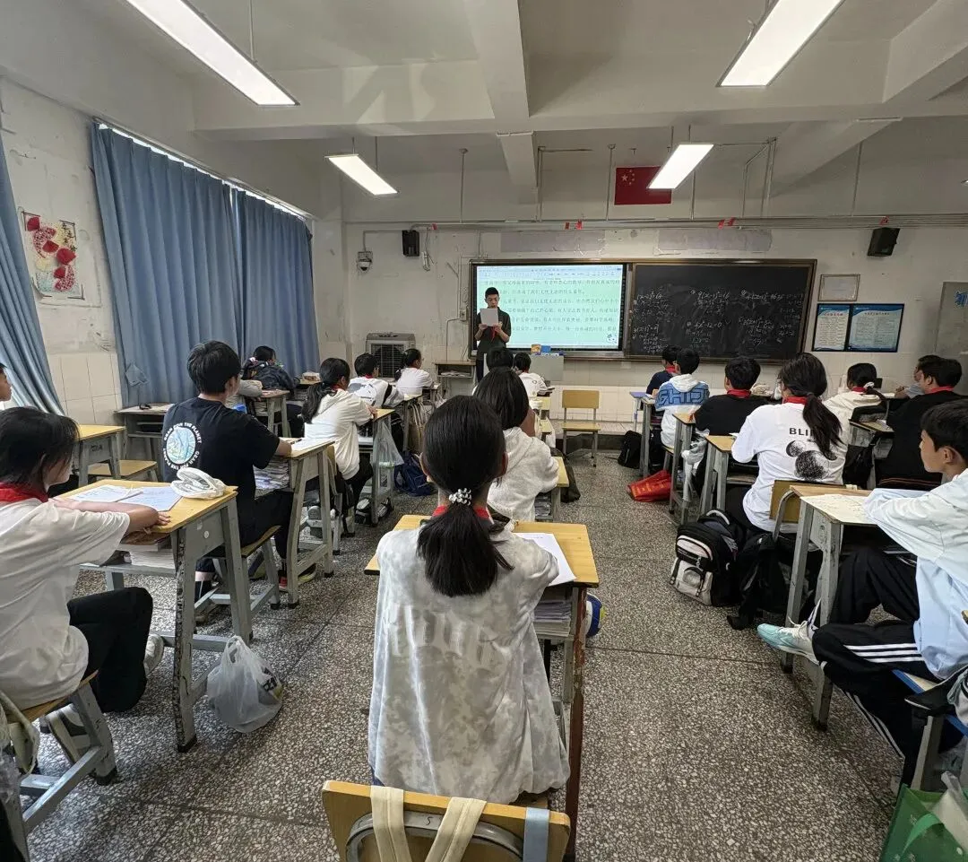 【国旗下的青春思政课】—— 静待花开,中考加油-第10张图片-四季读书网