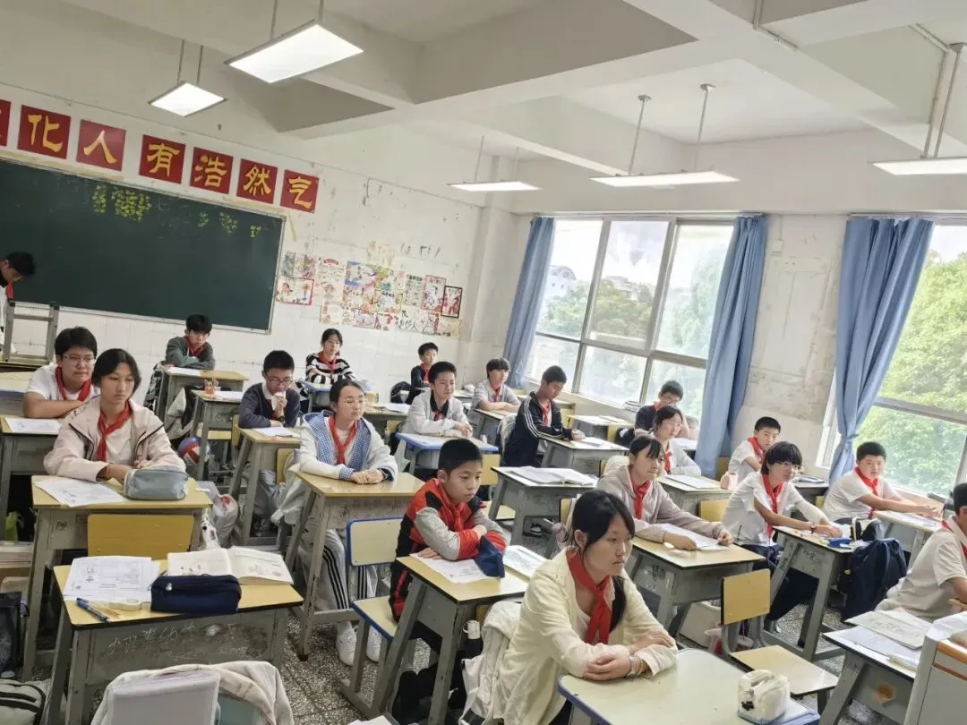 【国旗下的青春思政课】—— 静待花开,中考加油-第12张图片-四季读书网