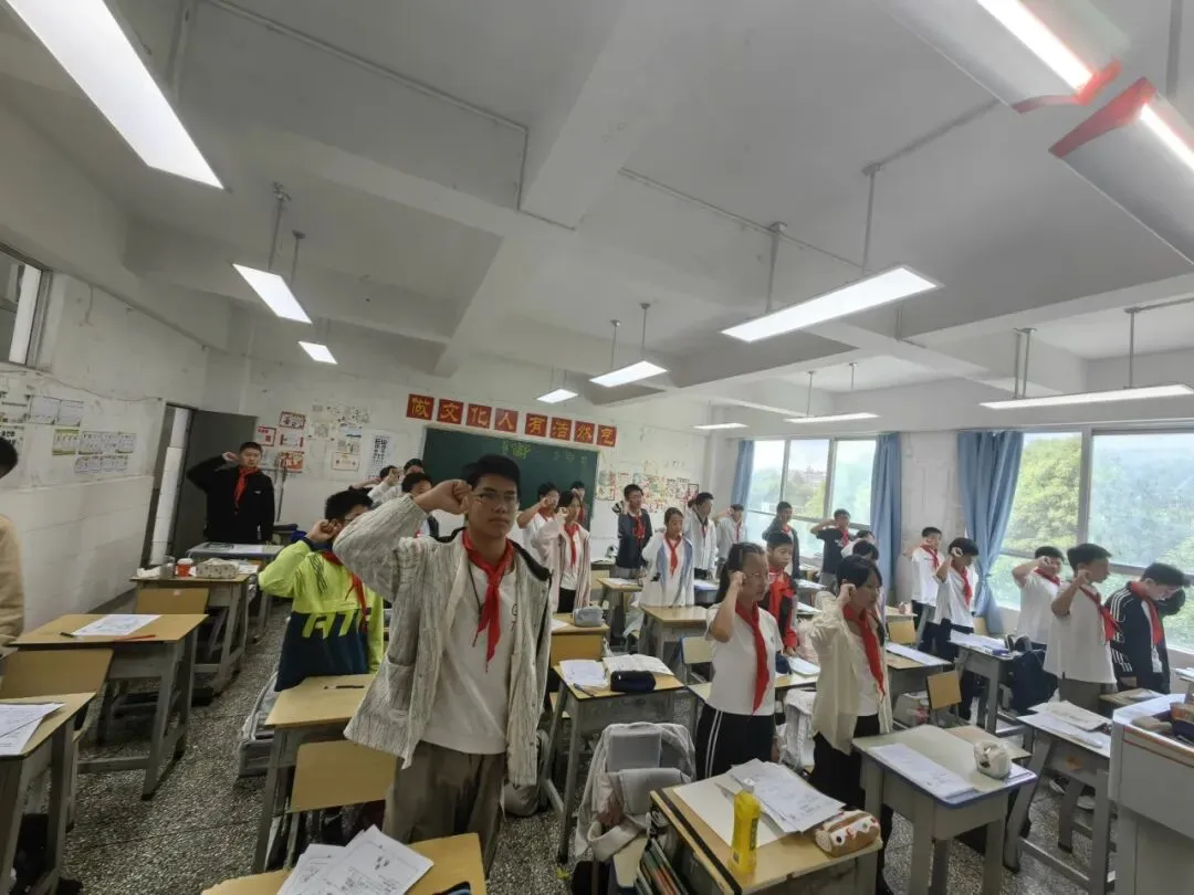 【国旗下的青春思政课】—— 静待花开,中考加油-第13张图片-四季读书网