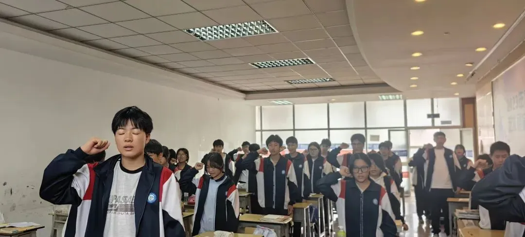 【国旗下的青春思政课】—— 静待花开,中考加油-第18张图片-四季读书网