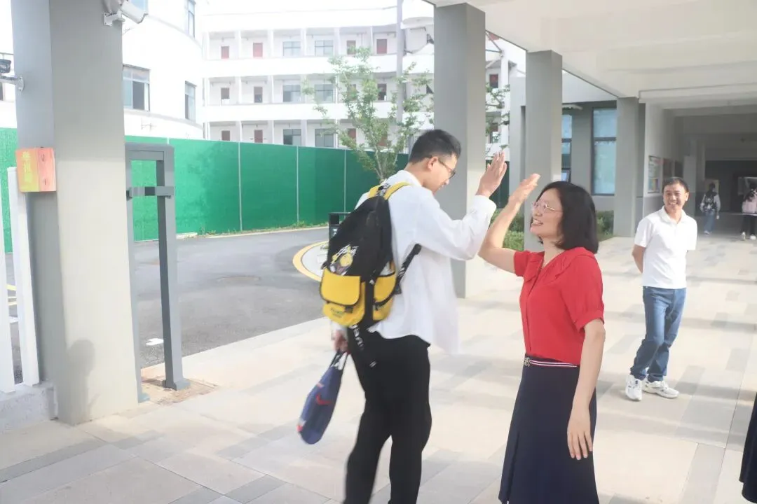 中考今日启幕,愿你提笔从容、落笔生辉!-第9张图片-四季读书网