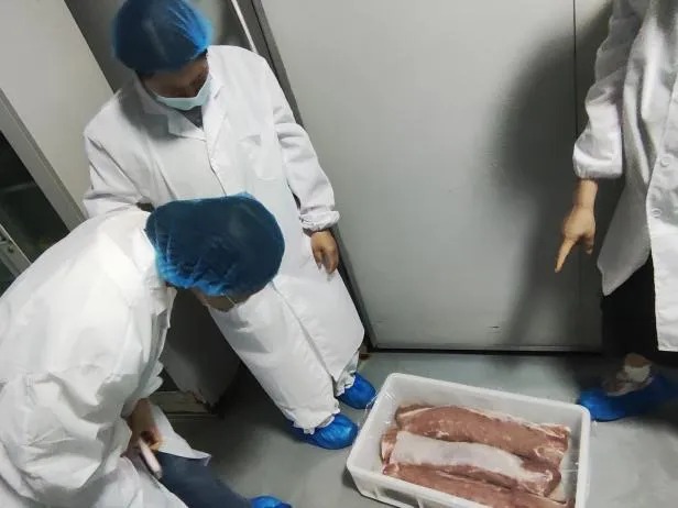 【总务】食安护航,助力中考!沙市实验中学两校区家委走进配餐企业实地调研-第17张图片-四季读书网