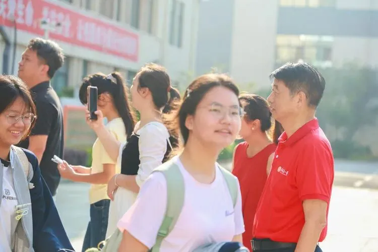 中考加油,静待少年凯歌旋——丰城厚一学校为初三学子中考壮行!-第7张图片-四季读书网