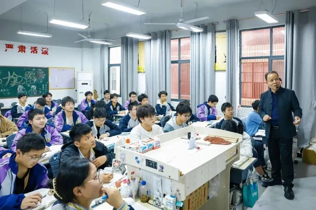 中考加油,静待少年凯歌旋——丰城厚一学校为初三学子中考壮行!-第27张图片-四季读书网