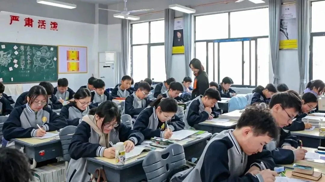 中考加油,静待少年凯歌旋——丰城厚一学校为初三学子中考壮行!-第30张图片-四季读书网