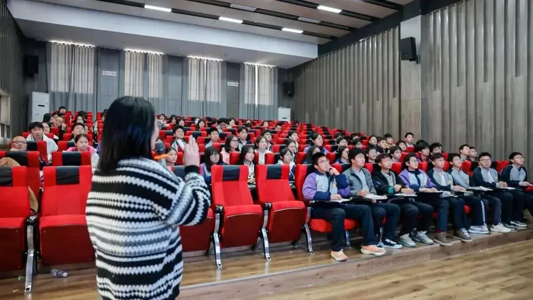 中考加油,静待少年凯歌旋——丰城厚一学校为初三学子中考壮行!-第33张图片-四季读书网