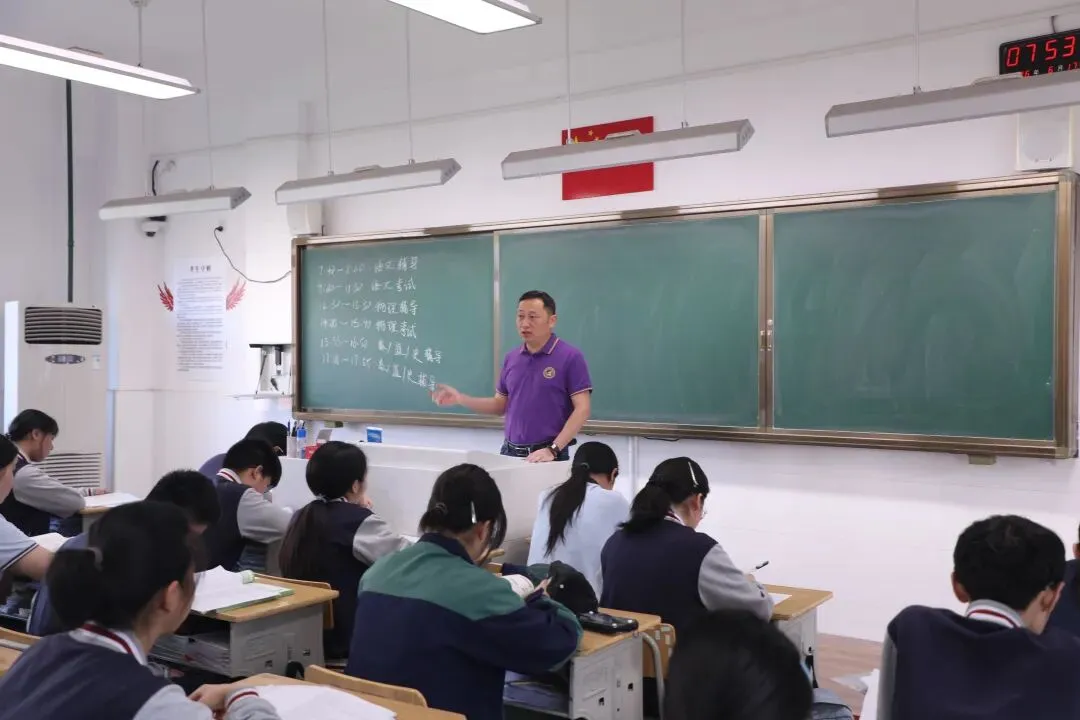 中考首日|少年执笔,首战星辰!-第8张图片-四季读书网 中考首日|少年执笔,首战星辰!-第8张图片-四季读书网