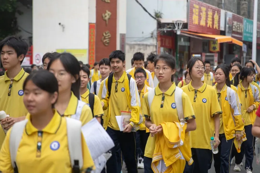 2026年中考开考,23511名信丰少年加油!-第9张图片-四季读书网 2026年中考开考,23511名信丰少年加油!-第9张图片-四季读书网