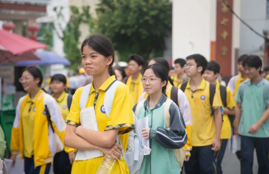 2026年中考开考,23511名信丰少年加油!-第10张图片-四季读书网 2026年中考开考,23511名信丰少年加油!-第10张图片-四季读书网