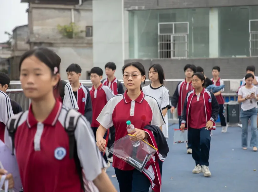 2026年中考开考,23511名信丰少年加油!-第11张图片-四季读书网 2026年中考开考,23511名信丰少年加油!-第11张图片-四季读书网