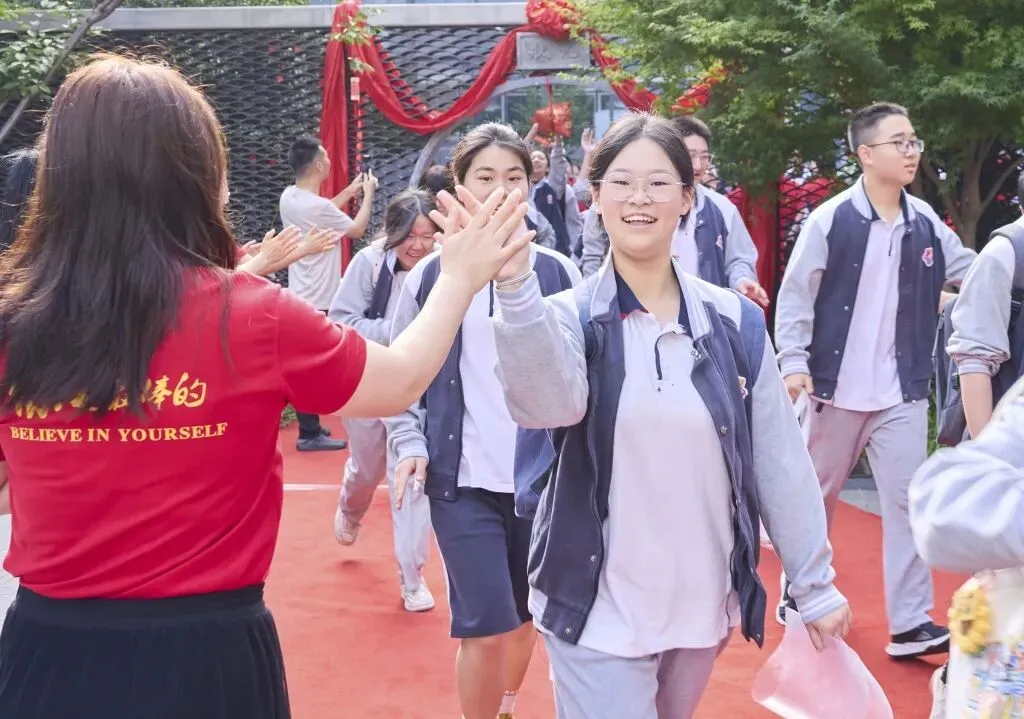 中考首日|每一笔,都是自己的光-第2张图片-四季读书网 中考首日|每一笔,都是自己的光-第2张图片-四季读书网