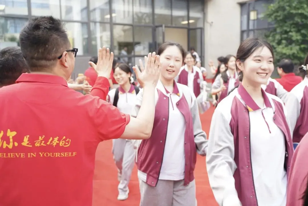 中考首日|每一笔,都是自己的光-第24张图片-四季读书网 中考首日|每一笔,都是自己的光-第24张图片-四季读书网