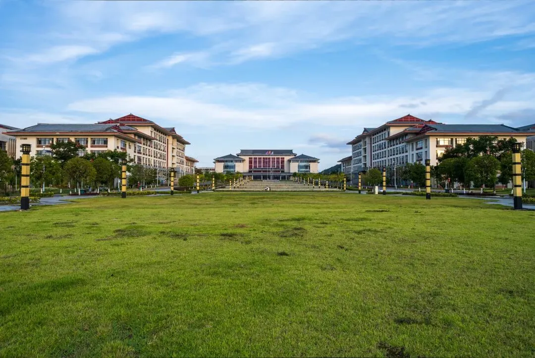 27历史学考研院校考情丨海南师范大学招生人数丨分数线丨历年丨参考书目-第7张图片-四季读书网 27历史学考研院校考情丨海南师范大学招生人数丨分数线丨历年丨参考书目-第7张图片-四季读书网